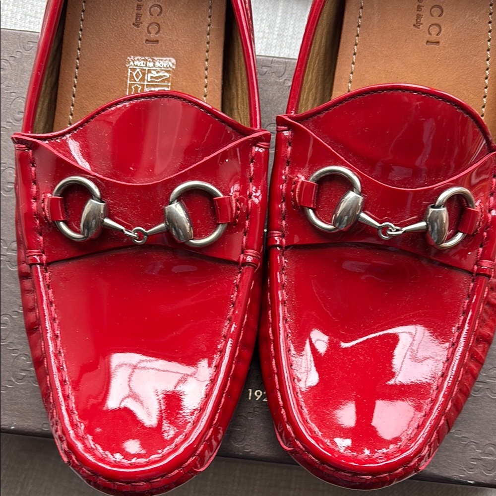Gucci Red Loafers with Horsebit Detail - Picture 5 of 9